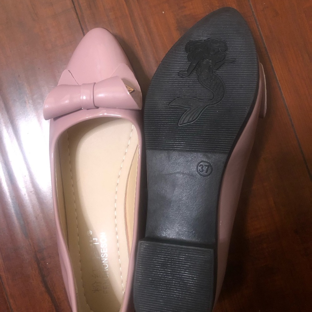 Shoes - Picture 2 of 2